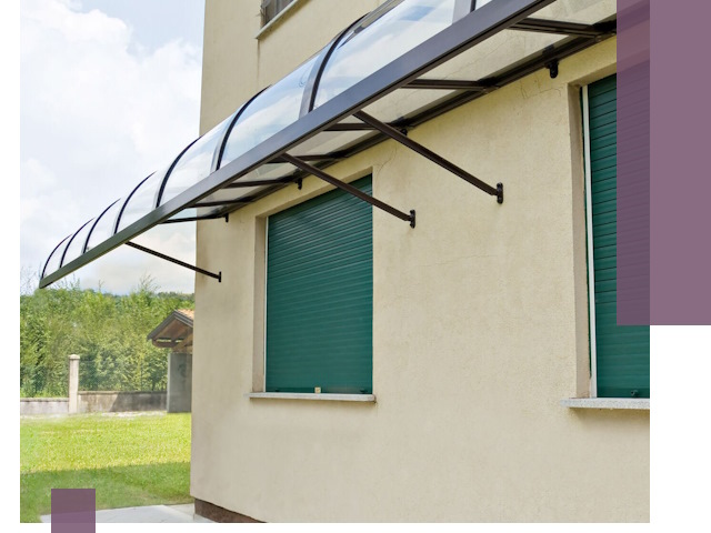 Козырьки над окнами в Азнакаеве — изготовление и монтаж по выгоде