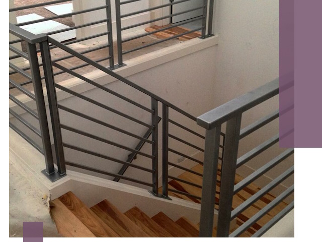 Изготовление поручней из металла и дерева в Азнакаеве